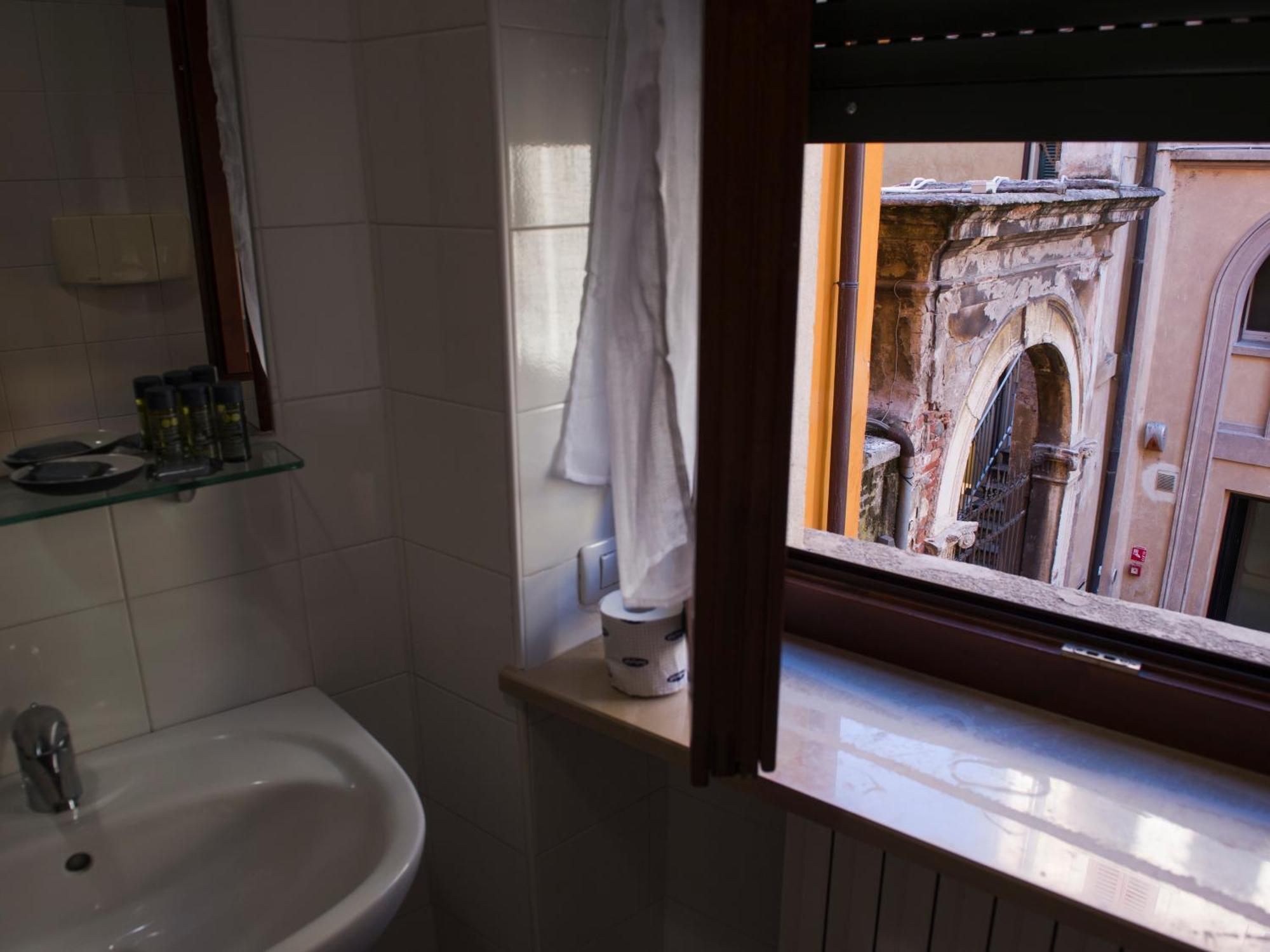 Italianflat - Rentroom Old Town - 200Mt To Arena Verona Room photo